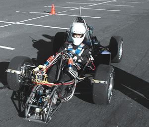 Instrumentation haute vitesse : la course avec CompactRIO et LabVIEW de National Instruments Instrumentation haute vitesse : la course avec CompactRIO et LabVIEW de National Instruments