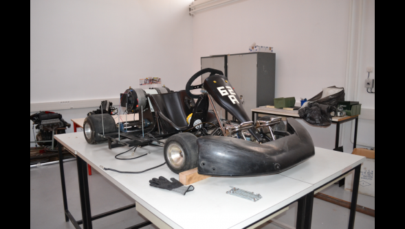 Dans la salle de projet, les étudiants travaillent actuellement sur un kart. Photo « LA VOIX ». Dans la salle de projet, les étudiants travaillent actuellement sur un kart. Photo « LA VOIX ».