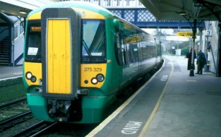 BOMBARDIER présente un train fonctionnant sur batteries BOMBARDIER présente un train fonctionnant sur batteries