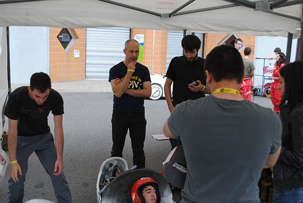 Arnaud SIVERT de l'IUT GEII de l'Aisne est présent avec son vélo-mobile Arnaud SIVERT de l'IUT GEII de l'Aisne est présent avec son vélo-mobile