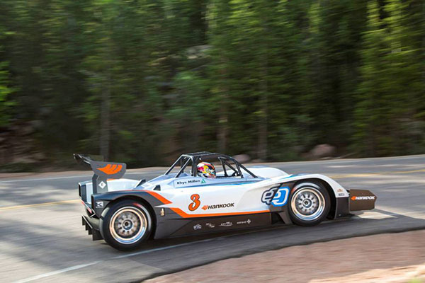 Une voiture électrique gagne à Pikes Peak Une voiture électrique gagne à Pikes Peak
