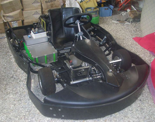 A vendre : kart électrique avec remorque