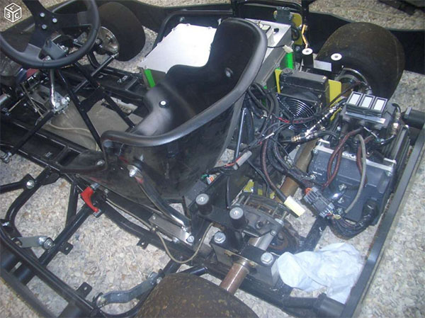 A vendre : kart électrique avec remorque