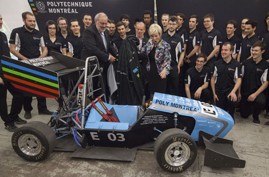 Pour concevoir le design de leur voiture, les futurs ingénieurs ont fait appel au travail de Zoë Dionne, étudiante en design à l’Université de Montréal. Pour concevoir le design de leur voiture, les futurs ingénieurs ont fait appel au travail de Zoë Dionne, étudiante en design à l’Université de Montréal.