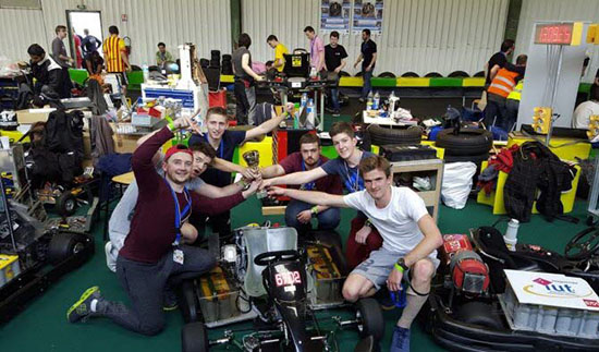 Les deux kartings de l’IUT de Haguenau, pilotés par six étudiants et un professeur encadrant, rentrent de Limoges avec le 1 er prix du design et la 4 e place au Grand Prix (une course d’endurance de quatre heures). Les deux kartings de l’IUT de Haguenau, pilotés par six étudiants et un professeur encadrant, rentrent de Limoges avec le 1 er prix du design et la 4 e place au Grand Prix (une course d’endurance de quatre heures).