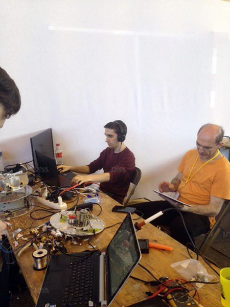 Trois étudiants du département génie électrique et informatique industrielle, accompagnés de deux enseignants, se sont rendus du 9 au 11 juin à l’édition 2016 du Festival de robotique de Cachan. Trois étudiants du département génie électrique et informatique industrielle, accompagnés de deux enseignants, se sont rendus du 9 au 11 juin à l’édition 2016 du Festival de robotique de Cachan.