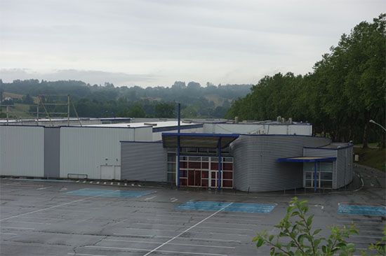 Inoccupé depuis mars 2015, l'ancien supermarché se transformera bientôt en vaste complexe de loisirs. Inoccupé depuis mars 2015, l'ancien supermarché se transformera bientôt en vaste complexe de loisirs.