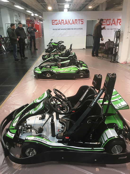 Préparation du stand EGARAKARTS à IKA KART 2017 Offenbach Préparation du stand EGARAKARTS à IKA KART 2017 Offenbach