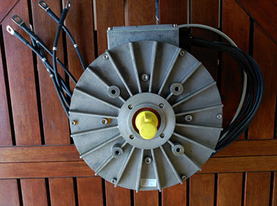 Un moteur synchrone Heinzmann PMS 150 L 80 VDC Un moteur synchrone Heinzmann PMS 150 L 80 VDC