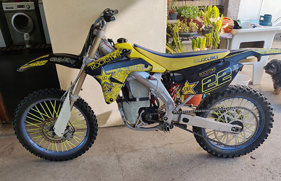 An electric motorcycle RMZ450 with a QS138 motor An electric motorcycle RMZ450 with a QS138 motor