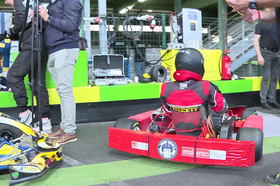A Limoges, les étudiants en électromécanique de toute la France s'affrontent sur une compétition de karting électrique qu'ils ont entièrement conçu. © Emmanuel Braud - France Télévisions